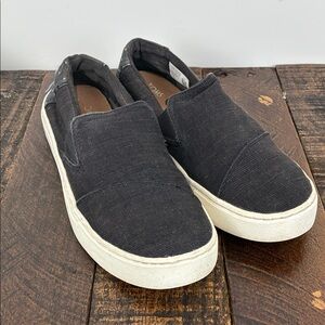 Toms Women’s 9 Black Canvas Luca Slip-On Sneaker White Sole